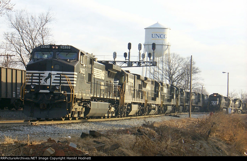 NS 9433 on one end of a massive string of locos